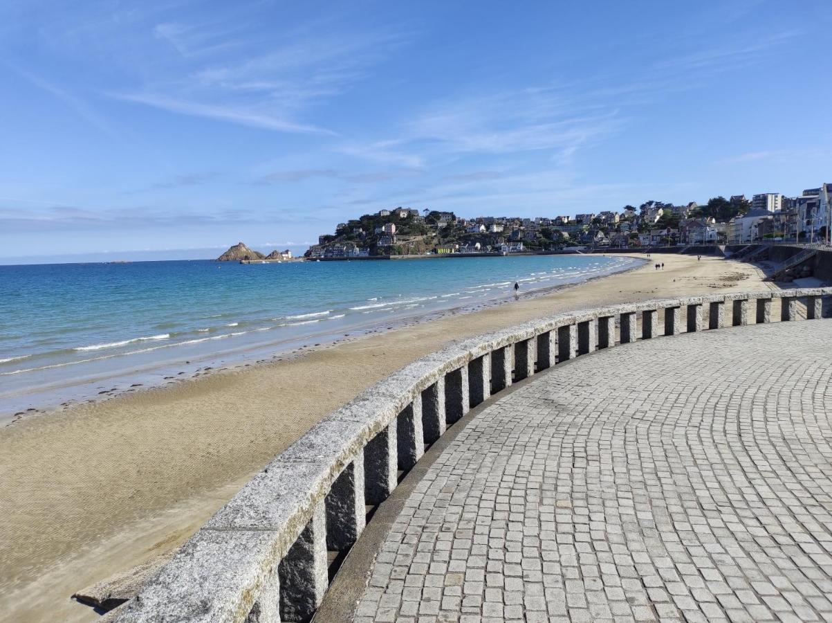 쎙브히육 Aux Trois Palmiers B&B 외부 사진